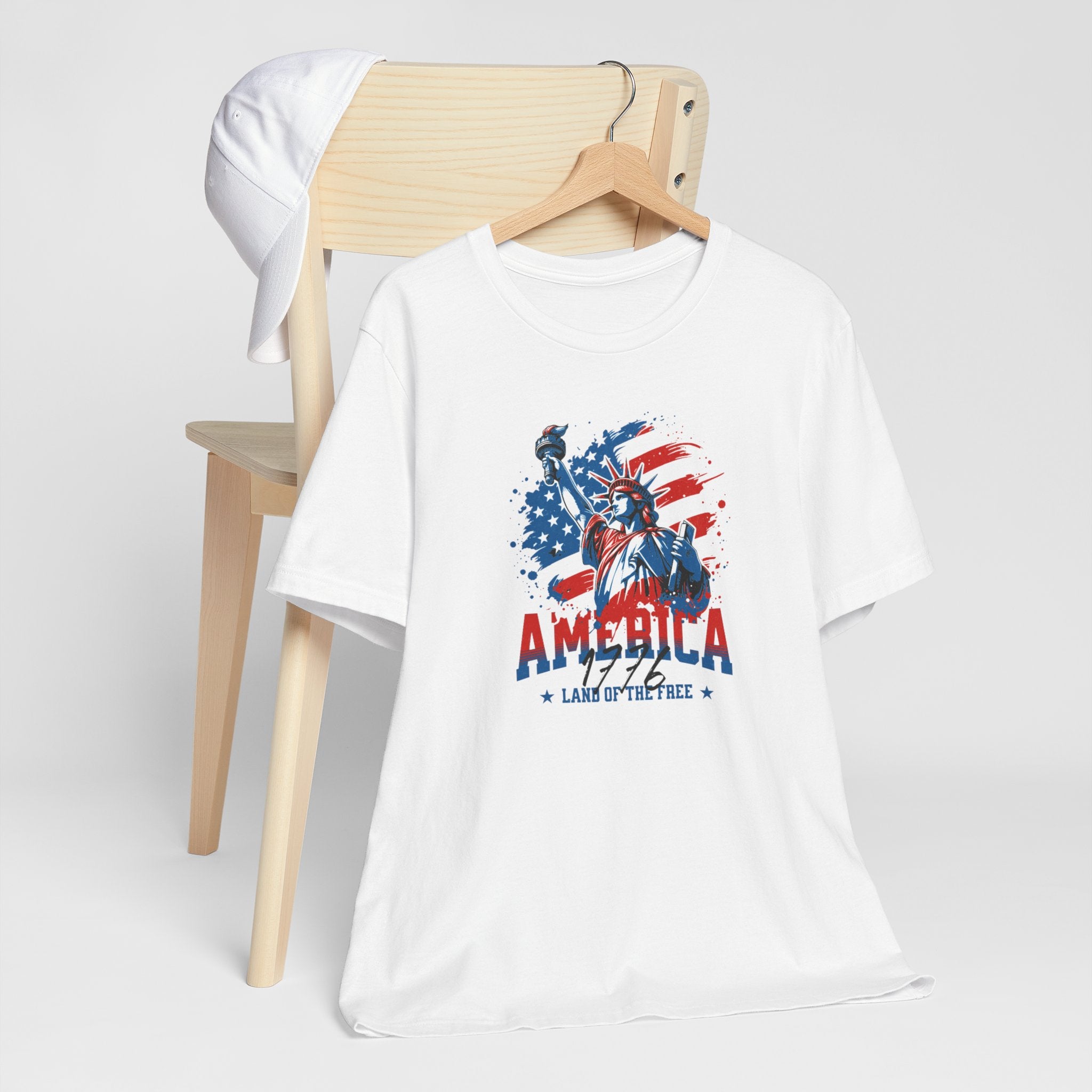 America 1776 Statue of Liberty Graphic Tee - Land of the Free Patriotic T-Shirt