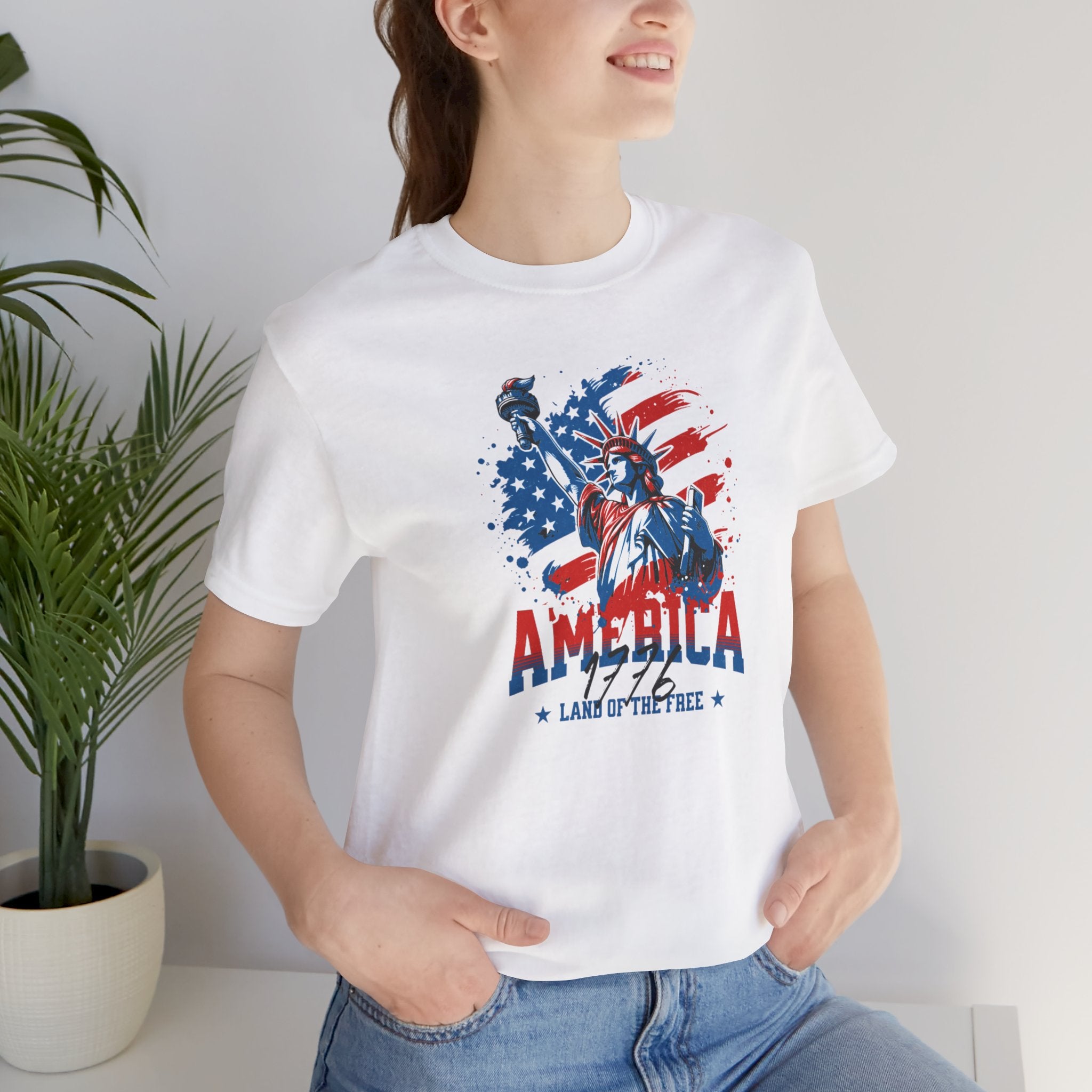 America 1776 Statue of Liberty Graphic Tee - Land of the Free Patriotic T-Shirt